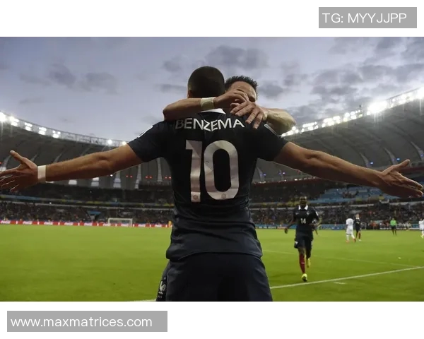 法国足球明星代表的辉煌历程与对足球的深远影响分析 法国足球明星代表的辉煌历程与对足球的深远影响分析