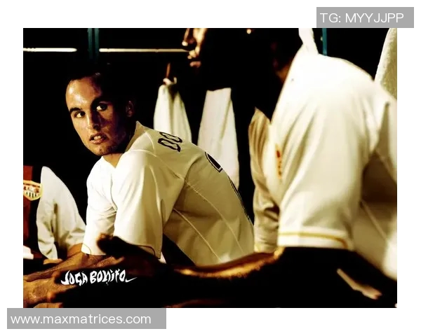 国外足球明星精彩写真视频展现运动魅力与个人风采的完美结合 国外足球明星精彩写真视频展现运动魅力与个人风采的完美结合