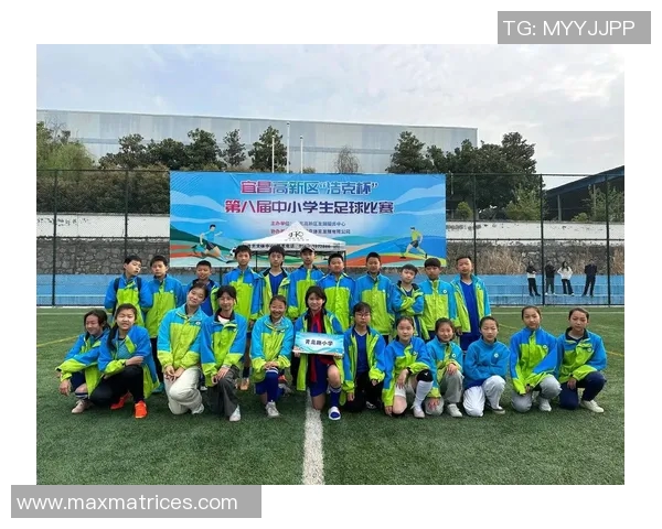 无悔爱上足球明星的青春岁月与梦想追逐之旅